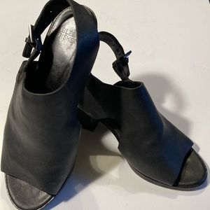 Eileen Fisher Black Leather Slingbacks, size 10